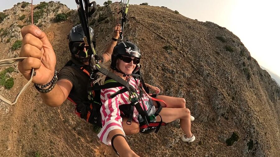 Paragliding in Chania - The first minute: from ground to open sky