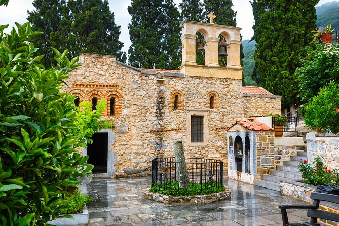 Private Full-Day Knossos-Lasithi Plateau-Cave of Zeus from Elouda - Honey, raki, and the family touch