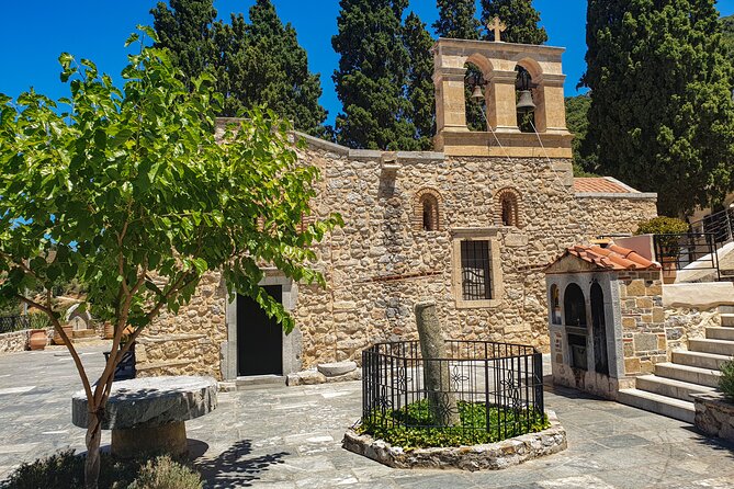 Private Tour of Crete with Knossos Palace and Lassithi Plateau - A traditional tavern in Lassithi Plateau