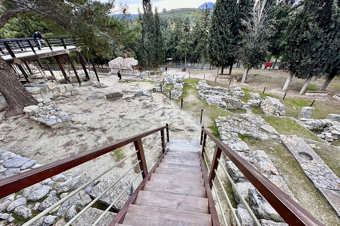 Private Tour of Knossos, Archaeological Museum & Heraklion Town - Who should book this tour