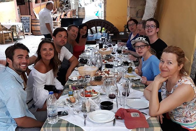 PRIVATE Walking Tour with Lunch and Wine Tasting by a Sommelier - Lunch in the Cretan style