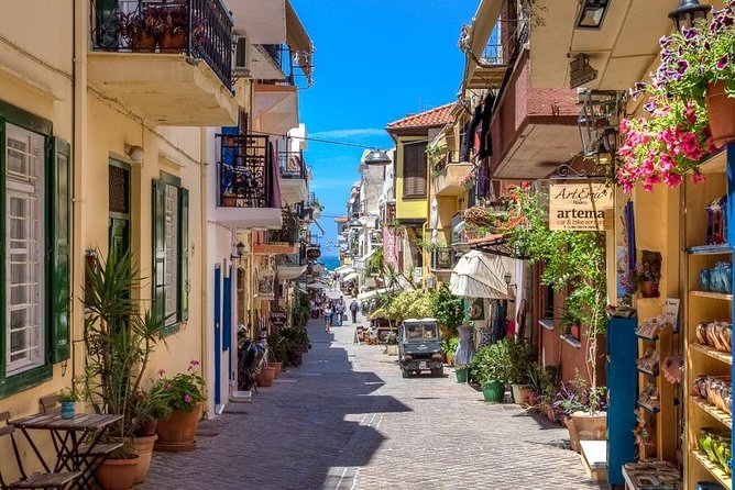 PRIVATE Walking Tour with Lunch and Wine Tasting by a Sommelier - Timing, comfort, and the small drawbacks