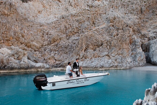 RENT A BOAT 5,5m-30hp LICENCE FREE MARATHI - Following Crete’s coast under your own power