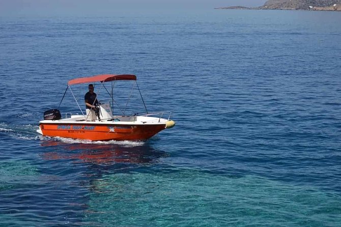RENT A BOAT 5,5m - 30hp LICENSE FREE Chora Sfakion, Sfakia - At a glance