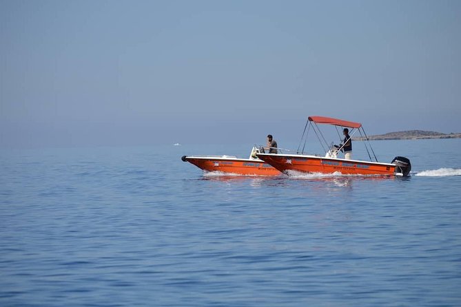 RENT A BOAT 5,5m - 30hp LICENSE FREE Chora Sfakion, Sfakia - What the 5.5-meter, 30hp boat is like