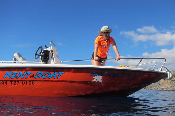 RENT A BOAT 5,5m - 30hp LICENSE FREE Chora Sfakion, Sfakia - Choosing your own stretch of Crete’s south coast