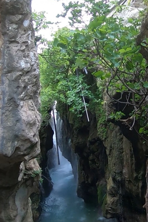 Rethymno: Canyoning Tour in the Kourtaliotiko Gorge - Entering Kourtaliotiko Gorge from Koxare