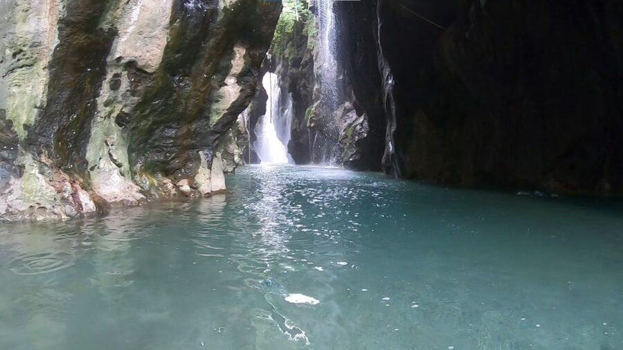 Rethymno: Canyoning Tour in the Kourtaliotiko Gorge - A short walk toward the Fairy Cave