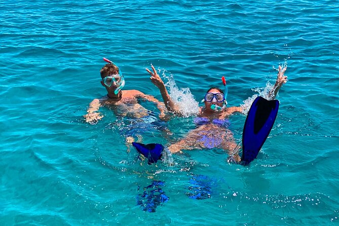 Rethymno Catamaran Cruise: Healthy Lunch & Open Bar - Comfort, music, and the size of the boat