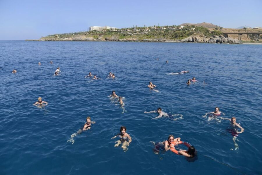 Rethymno: Mini Pirate Boat Cruise with Swimming Stop - What the snack and drinks really mean