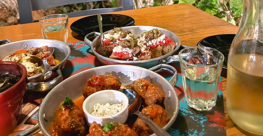 Rethymno Old Town: A Traditional Cretan Food Tour - The bakery stop and Cretan baking traditions