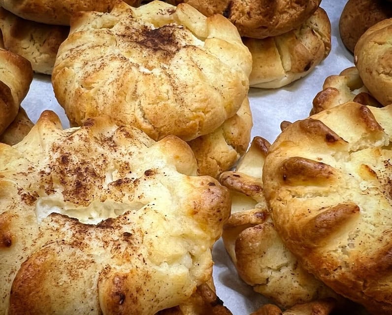 Rethymno Old Town: A Traditional Cretan Food Tour - Six flavors and local wine at Iroon Politechniou Square