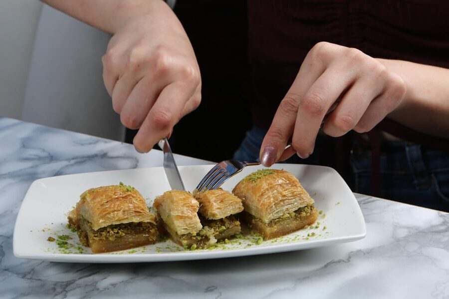 Rethymno Old Town: A Traditional Cretan Food Tour - Finishing with lokma and Cretan sweets