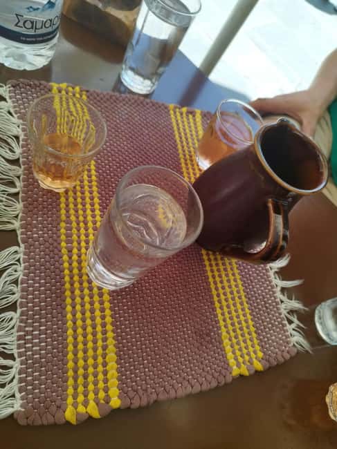 Rethymno: Old Town and Food Tasting Private Tour - Tasting Cretan food in traditional shops