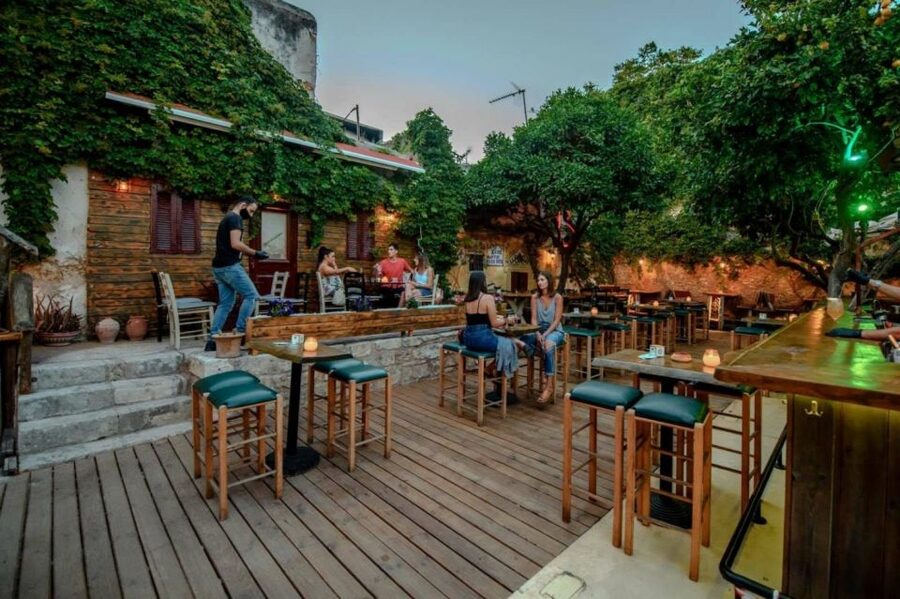 Rethymno: Old Town Walking Tour with Meal - Venetian houses and the old lanes