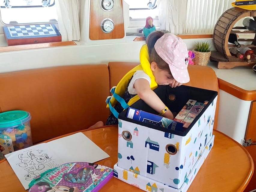 Rethymno: Private Catamaran Cruise with Lunch and Drinks - What the praise tells you about the experience