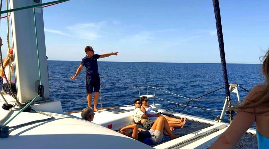 Rethymno: Sunset Catamaran Cruise - Sushi & Open Bar - How the Crew Shapes the Experience