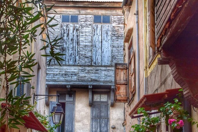 Rethymno Walking & Gastronomy Tour - The history comes through the food