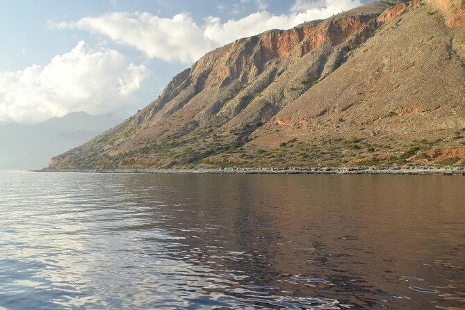 Samaria Gorge Hiking Day Tour From Rethymno - Omalos Plateau and the 600-step descent