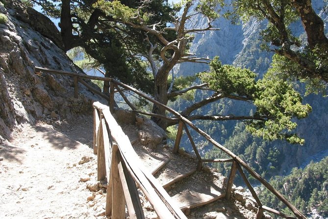 Samaria Gorge Trek: Full-Day Excursion from Heraklion with Guide - Reaching Agia Roumeli after the 16-kilometer route