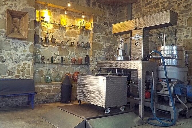 Small-Group Honey & Extra Virgin Olive Oil Tasting Tour in Crete - Why the family story matters