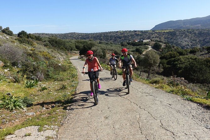 Small Villages and Cretan Nature. E-Bike tour - Eight kilometers of dirt tracks