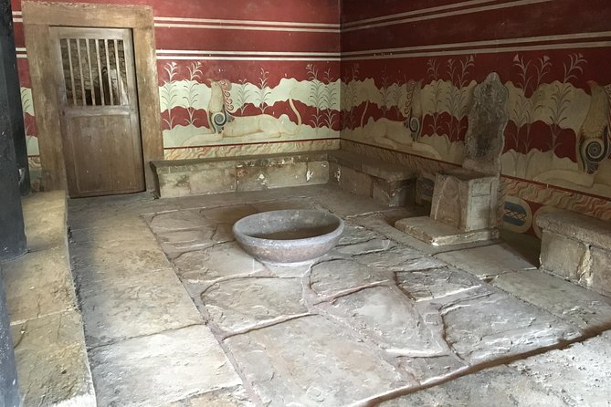 The Palace of Knossos with Skip-the-Line Ticket - What you see during the 90-minute visit