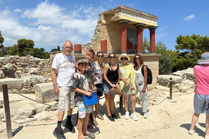The Palace of Knossos with Skip-the-Line Ticket - Meeting your guide at the palace entrance