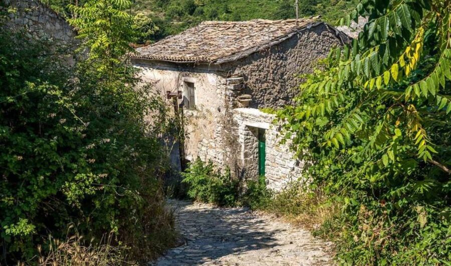 Through the Lens of Crete: Knossos, Legends, and Local Life - Should you book this Crete tour?