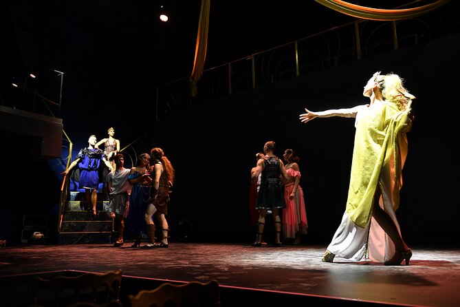 Troy Dinner-Show - Who should book Troy Dinner-Show?