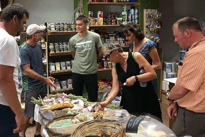 Visit Knossos & Heraklion city (Walking and Tasting Tour) - Guide quality and the value of a small group