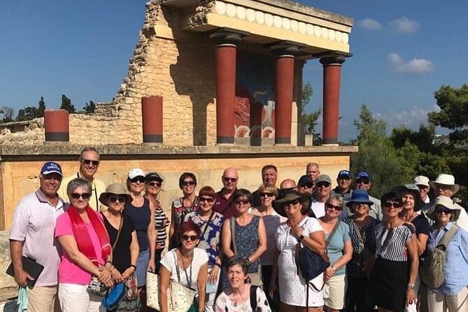 WeGuide Knossos palace - How the 16-Person Group Affects the Visit