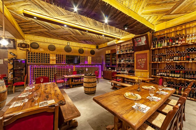 Wine Tasting in Rethymno - Food arrives throughout the tasting
